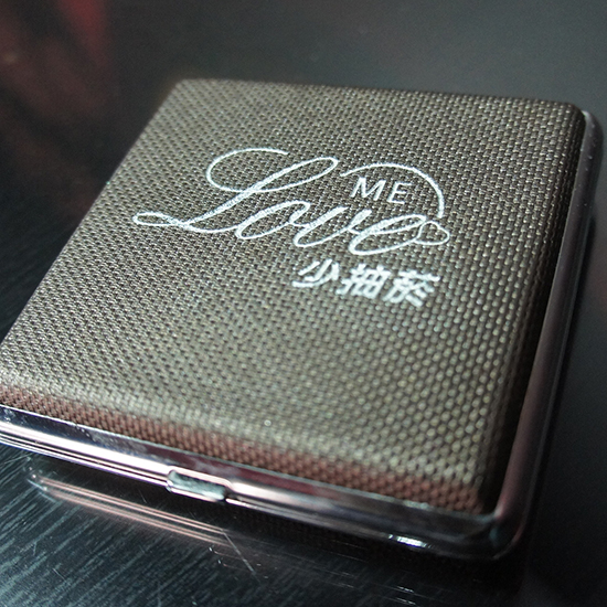個性化菸盒-咖啡色,讓你帶出門獨一無二,快將自己的個性刻上來吧!